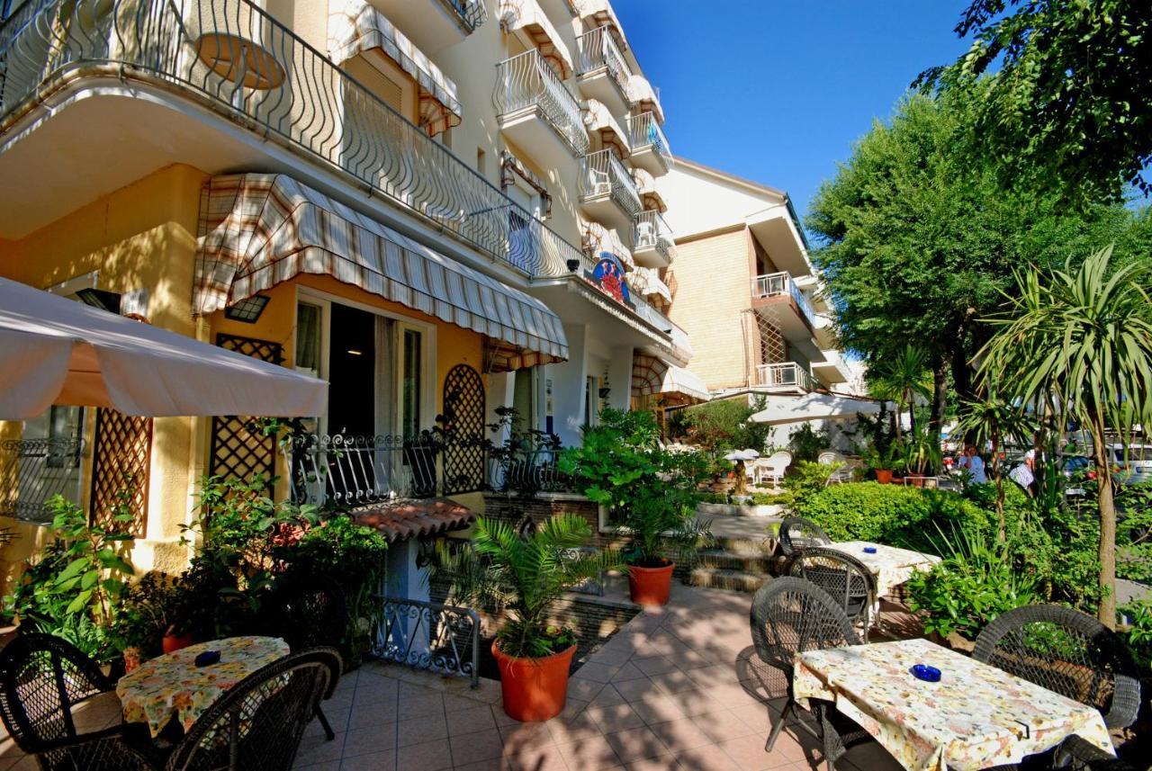 Hotel Corallo Garni Cattolica Eksteriør billede